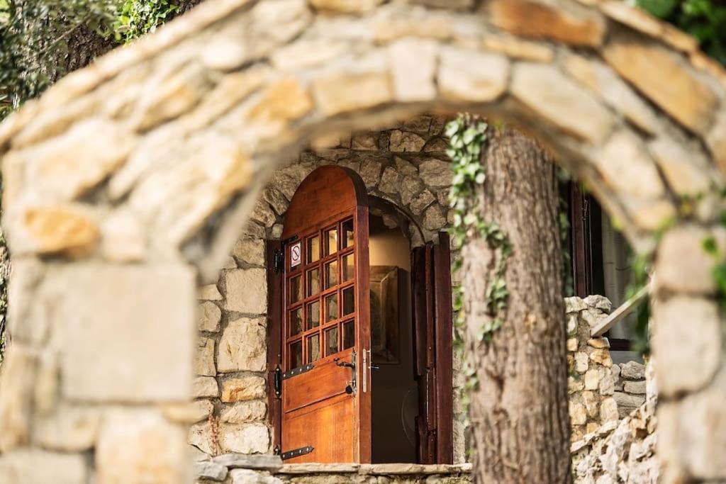 Holiday Home Raos - A Special Stonehouse, 布雷拉 外观 照片